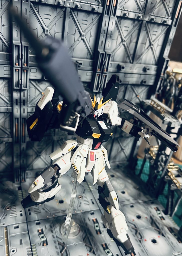 RX-93-νHM  νガンダムハイマニューバ