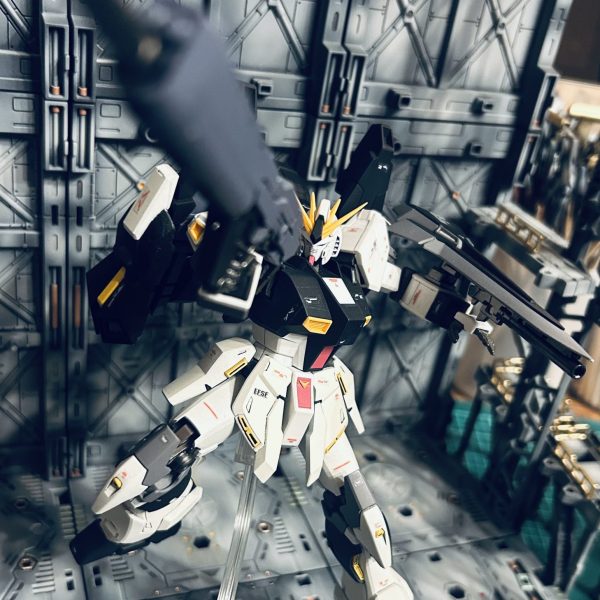 RX-93-νHM    νガンダムハイマニューバ型