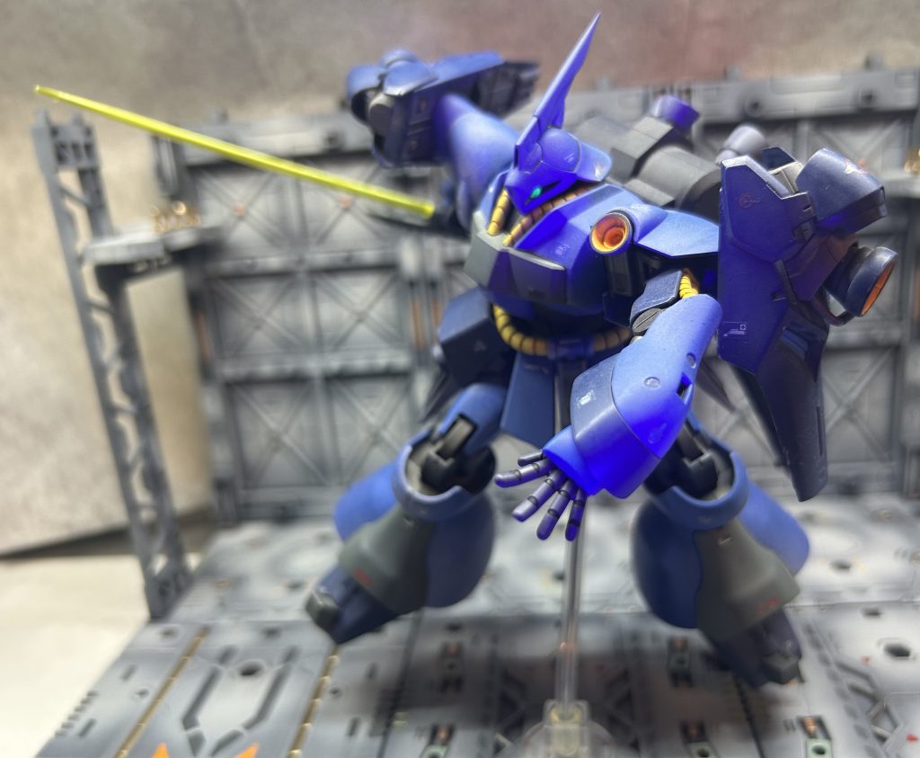 ファンネルを廃止してNT専用機では無くなっています。「バーニアを増やせば高機動型」を信念に開発、言い訳作りにプロペラントタンクを増設しました( ´ ▽ ` )レズンあたりにでも乗って貰えれば嬉しい✨