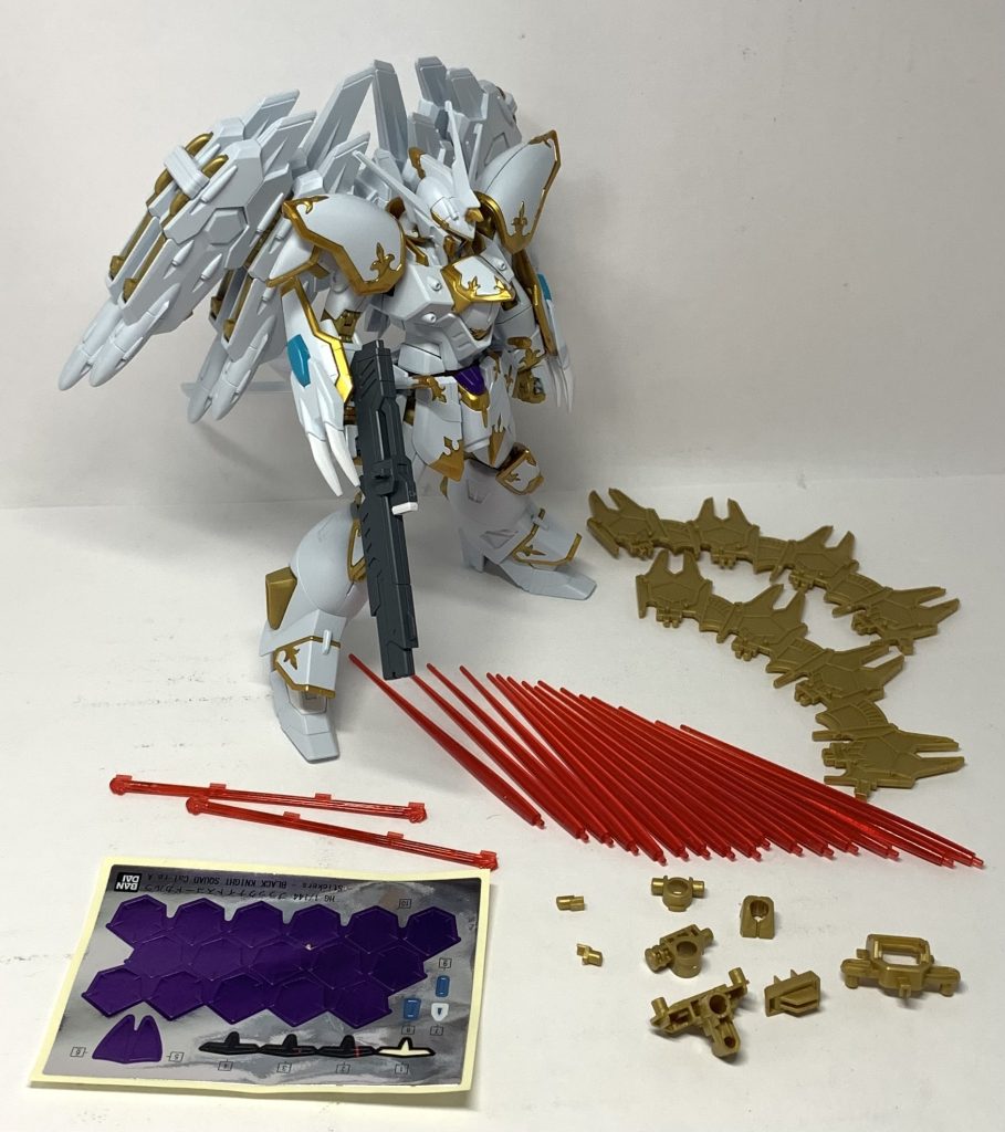 付属品等。ビームサーベルのパーツがMA並みにありますね