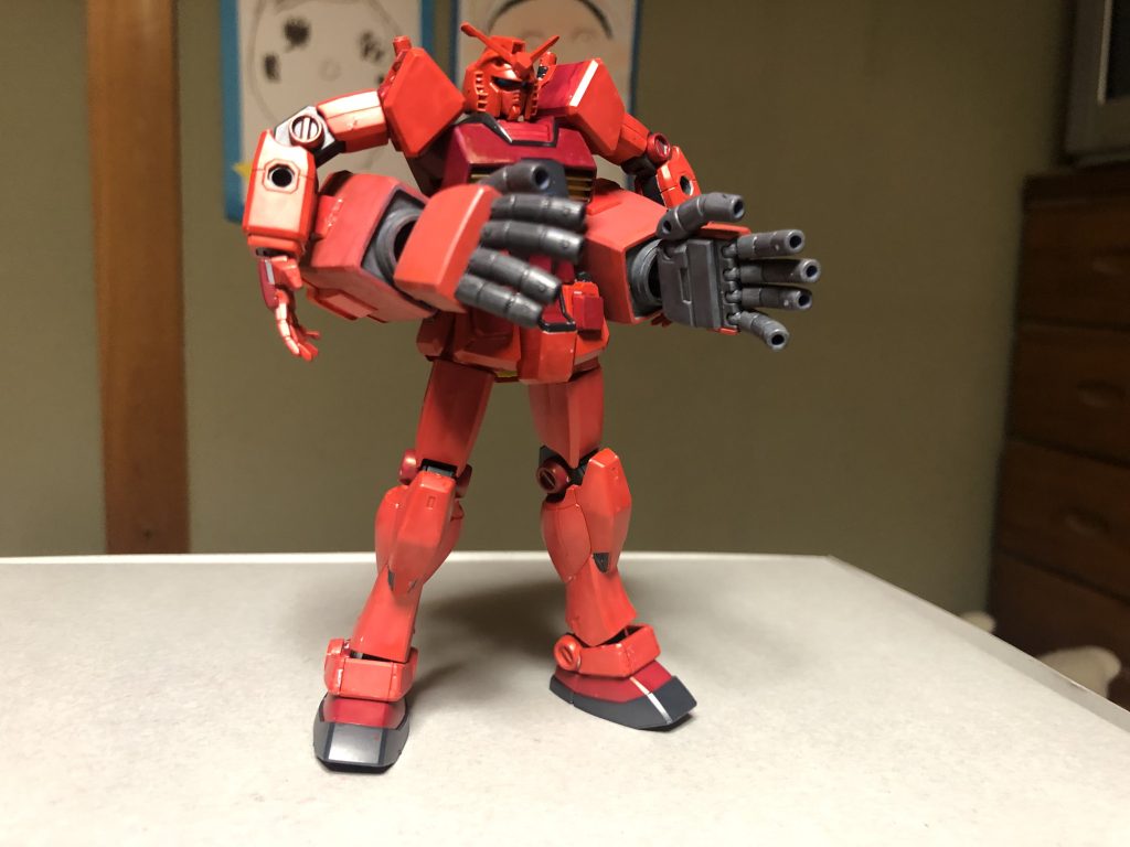 赤くてビットが２つ。間違いなく赤いガンダムだ。