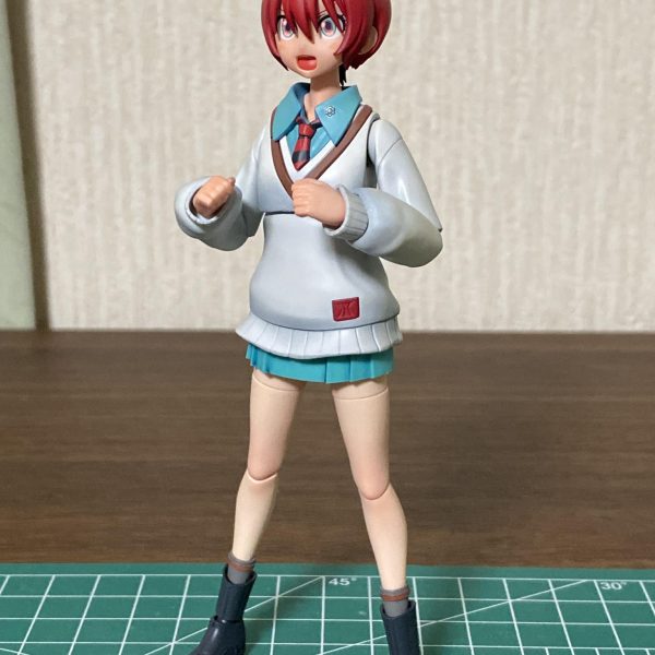 結局ザクのブースターも作ってしまうし、マチュも買ってしまうしで、1話アクションシーン再現の完成が全然見えてきません…😅本編はすっかりクライマックス。完結前には投稿したいので流石に焦ってきましたが、こうなるとコクピットシートのスクラッチは外せません😃大佐(少佐か)でパイロット絡める楽しさに目覚めてしまいました😁（2枚目）