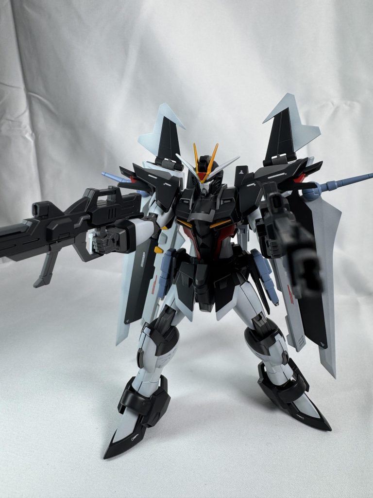 ライジングノワールガンダム–3枚目/制作者：mt.kuro