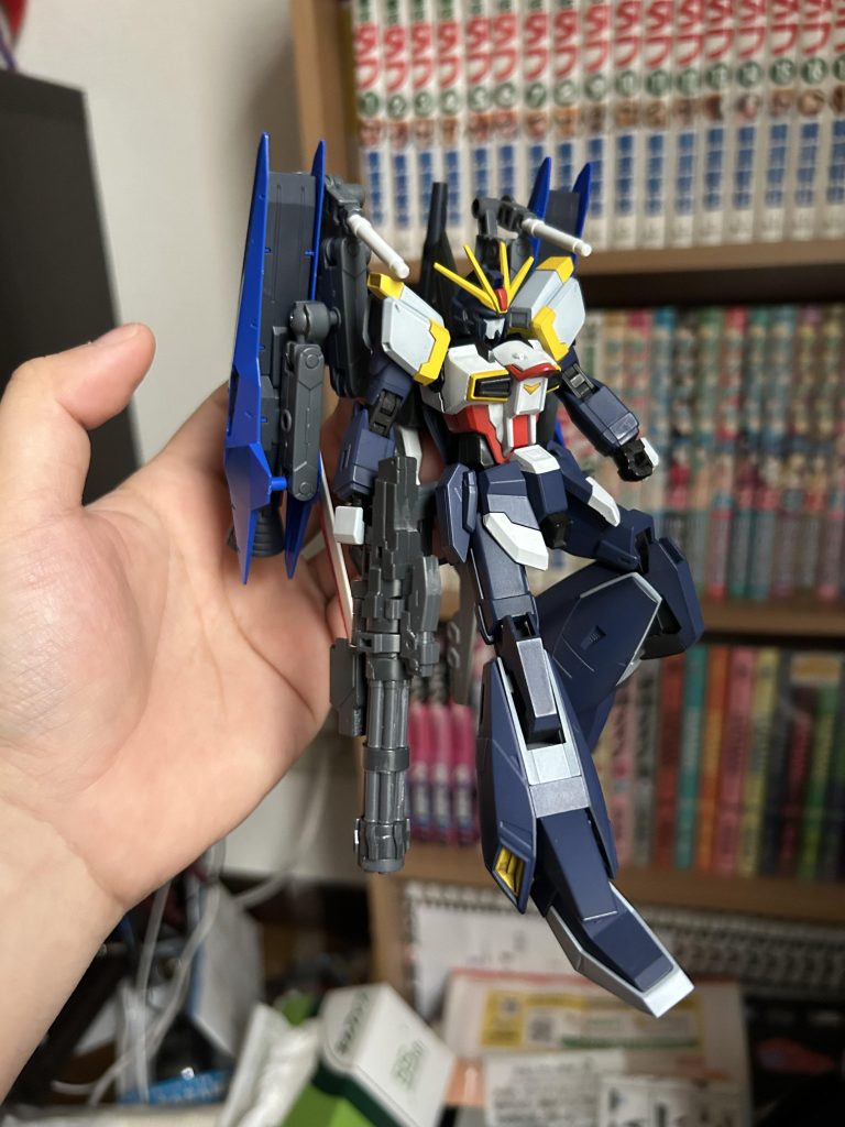 中々決まらない!!!!!!!というわけでソニックインパルスでした。個人的には気に入っていますが、デカール貼ってないからもうちっと情報量多くしたかったなあ、って顔してます。アイパーツを青い瞳に塗装したので、結構優しい顔になりました。嬉しいです。