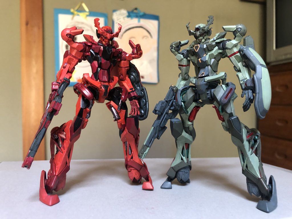 ジオン制式カラーと並べて