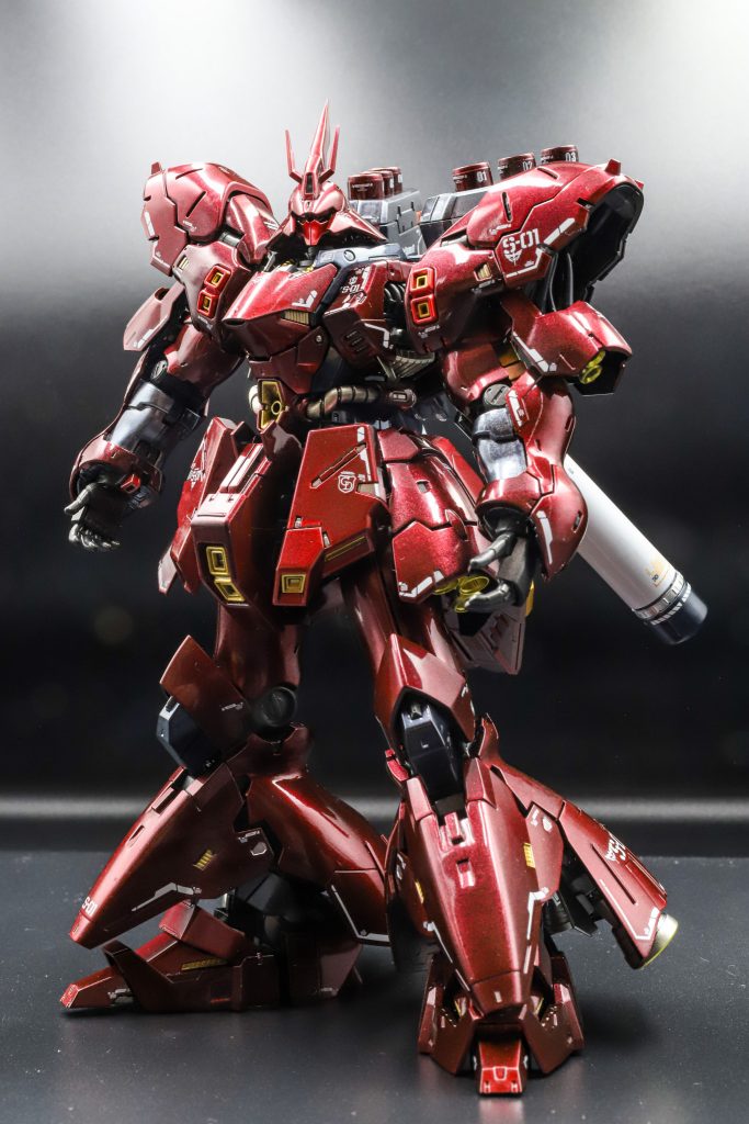 素立ち教えていただいた方法で立たせて撮って見ました過去1盛れたと思っています改修はあまりしてませんプラ棒ちょびちょび貼り付けたのとメタルボール埋め込みあとは塗り分けとファンネルコンテナ周りに自作デカールです