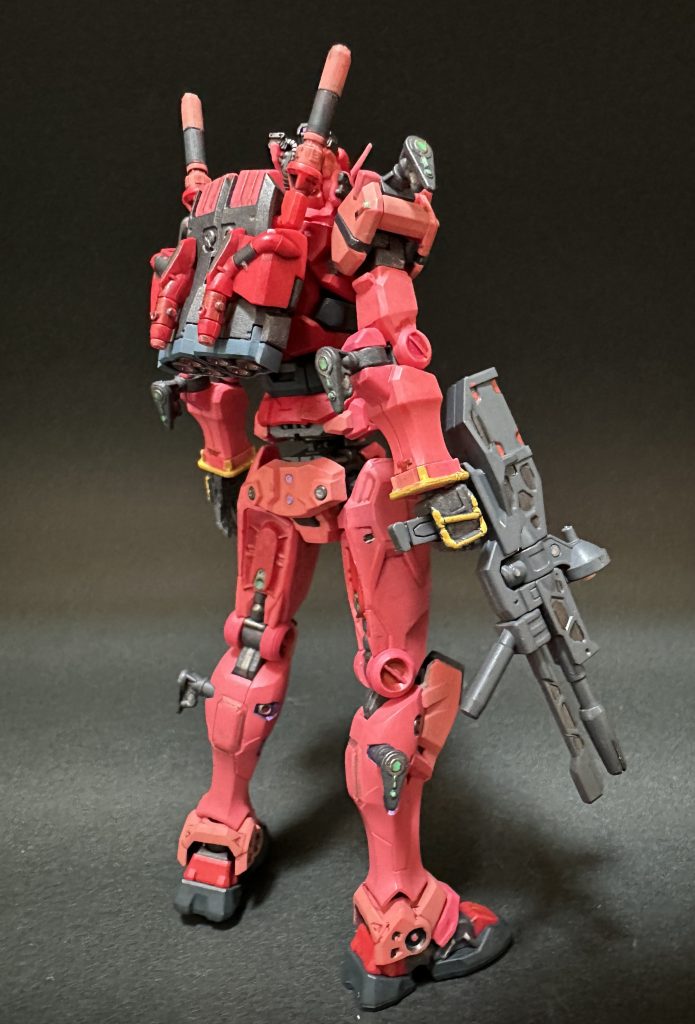 背中で語るのはジークアクスの定めなのでしょうか。かっこいいです。