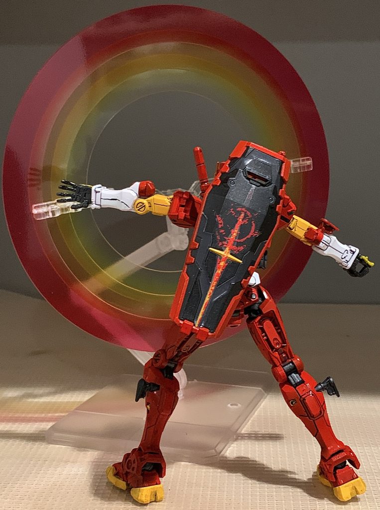 ATフィールドにはこういう使い方もあるのよ！負けてらんないのよぉ、あんた達にぃ！RGゴッドガンダムの後光エフェクトが優秀です。ジークアクス初号機は今お店に飾っているので戻ってきたら「瞬間、心、重ねて」をしてみたいと思います。