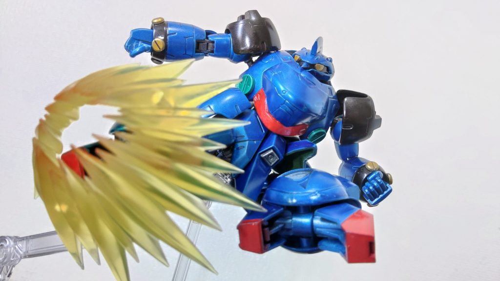 「フライング・キック」太陽光エネルギーと超電導リアクターにより生み出される強大なパワーから繰り出される必殺キック。