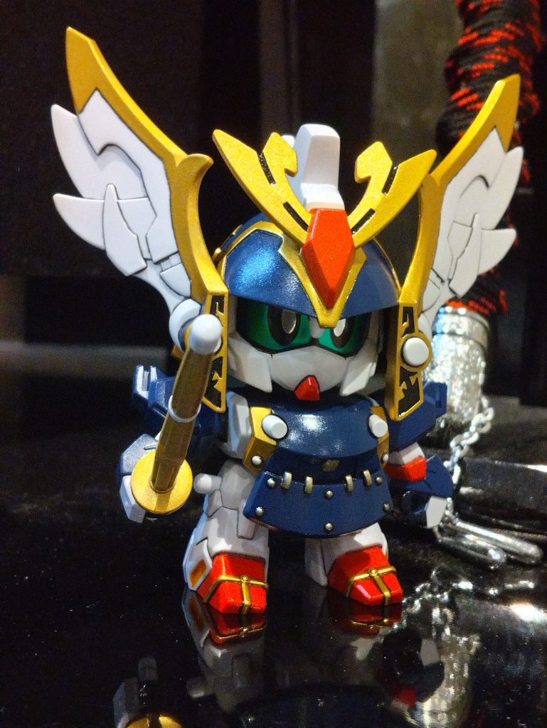 兜は初めて合わせ目に挑戦しましたが、後ハメ加工やら接着が甘くて上手くいきませんでしたね〜(gundam-kao9)因みに竹刀の色は苦労して選んだ結果ガイアカラーのダークイエローにしました。中々合いそうな色が見つからず大変でした(gundam-kao10)