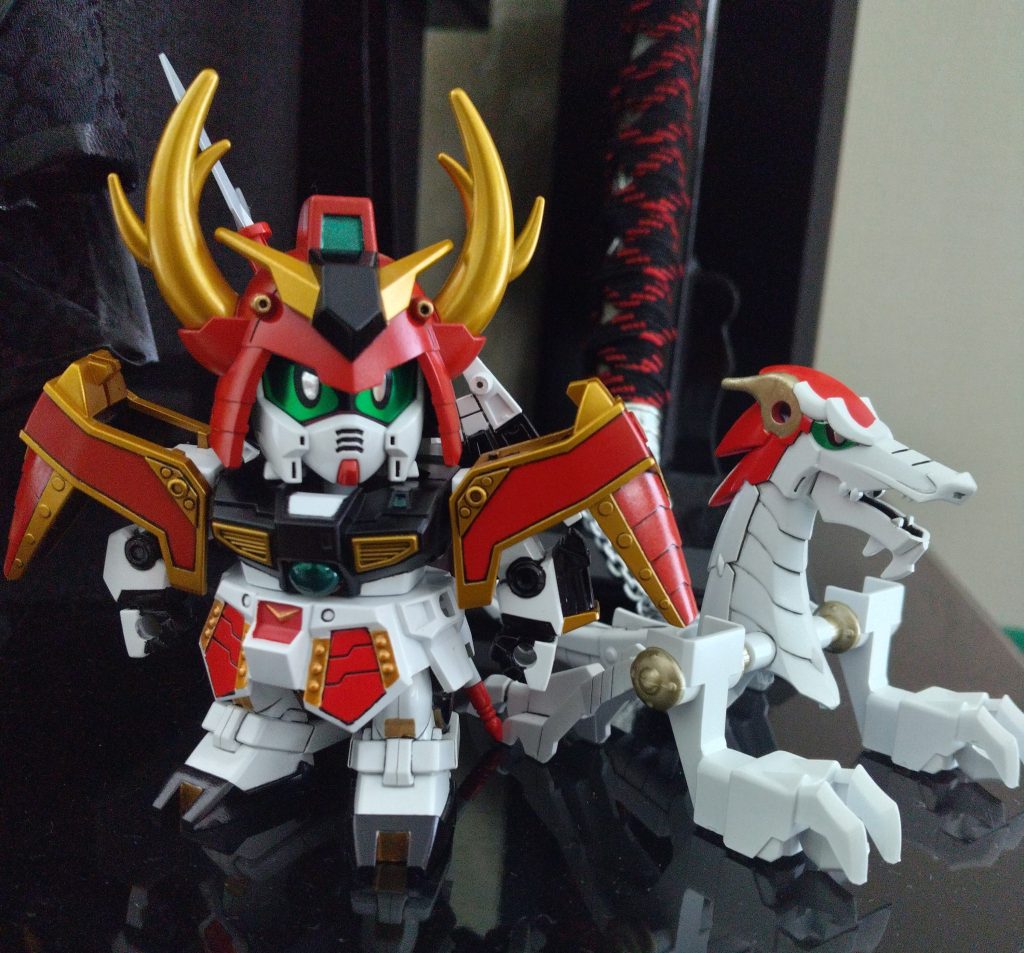 本来合体するんですが、クリアランス失敗して飛龍の爪が外せなくなり、仁宇との合体が出来なくなってしまいました(gundam-kao9)いずれもう一体あるのでいずれは合体バージョン作成したいです。