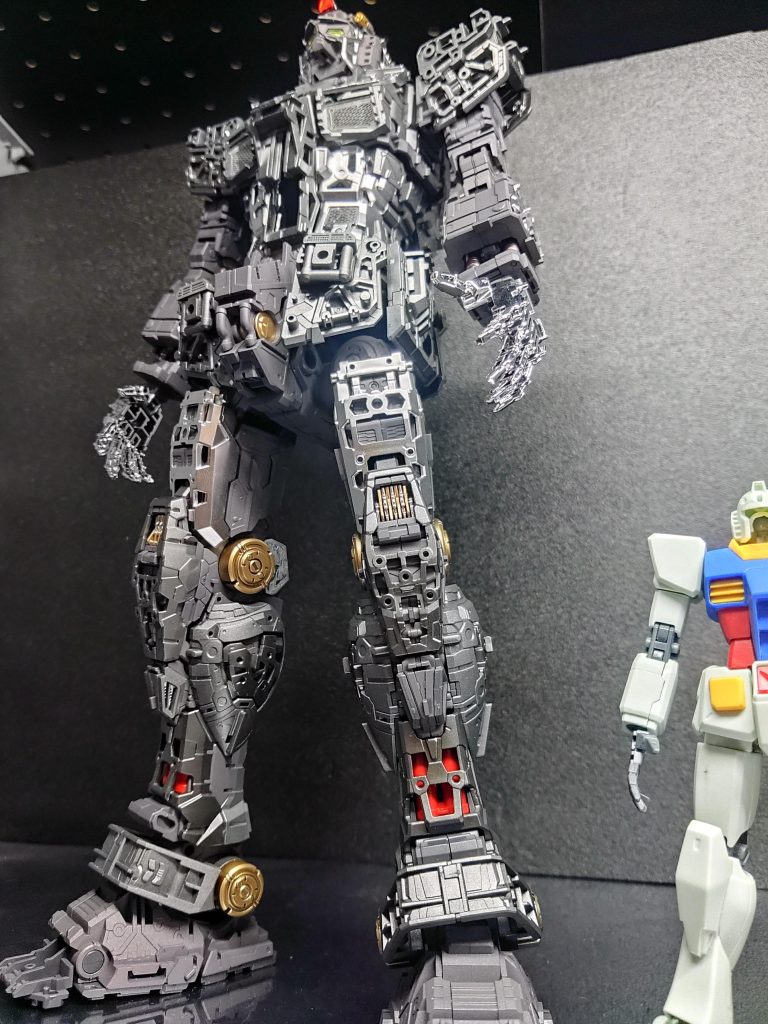 フレームはアッサリ完成…たが!肝心のオリジナルカラーが驚きのカッコ悪さ・・・娘、嫁(試作2号機似)共に口を揃えてのダメ出しです・・・