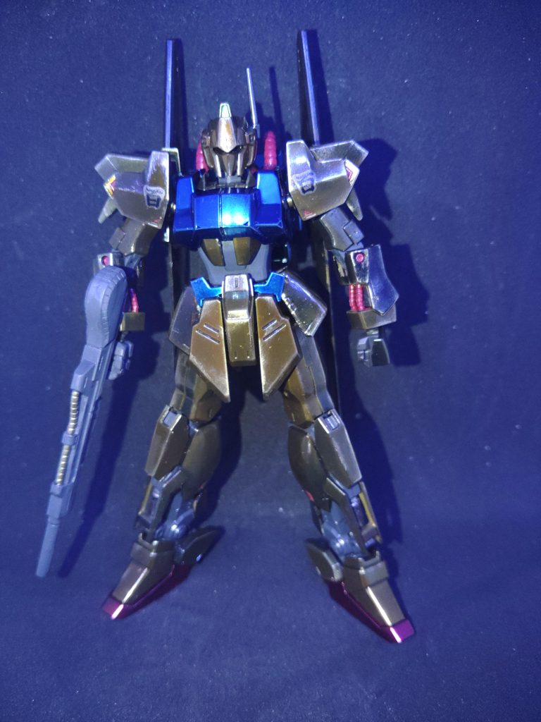 ラミネートゴールドの塗装よやり方間違えてました。下地のミラーに反応してくすんだ銅色になってしまいました。本当はボーンミラーの上にフィニッシュクリアを吹いてから後、ラミネートゴールドを吹かないとダメでした。