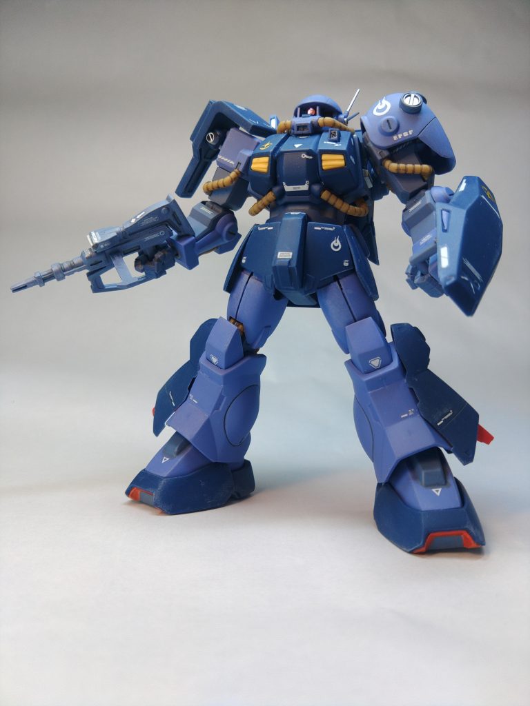 せっかくのハイザックなのでモノアイ換装もできるようにしました。そこにモノアイレールがあればやはりモノアイを仕込んでおきたくなるのが、底に秘めたジオン魂というもの。一気に強そうになっておもしろいです。