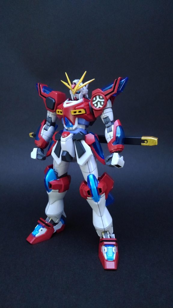 アクリジョンとファレホをメインに使って塗っています黄色部分にはうっすら金をいれたり、全体のツヤの有無にはメリハリがついたと思います炎シールは神バーニングからもってきました