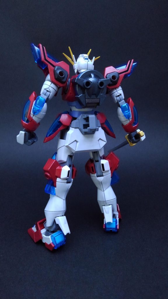 主な改造部分は肩の裏側と足の側面に3ミリ穴を追加ディテール込みで違和感なく増設できました