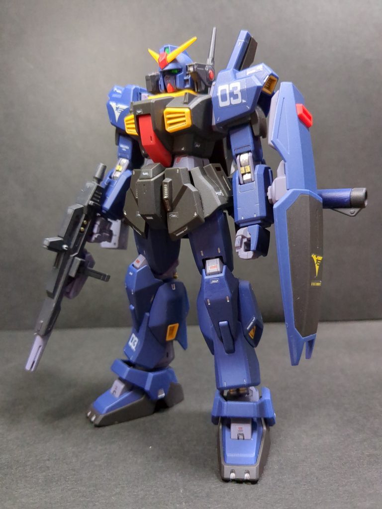 クレオスのメタリックマーカーを入手したので、あちこちにシルバーを入れたり、余っていたデカールを適当に貼りで、トップコート。そういえば、緑のシール貼り忘れてるな…