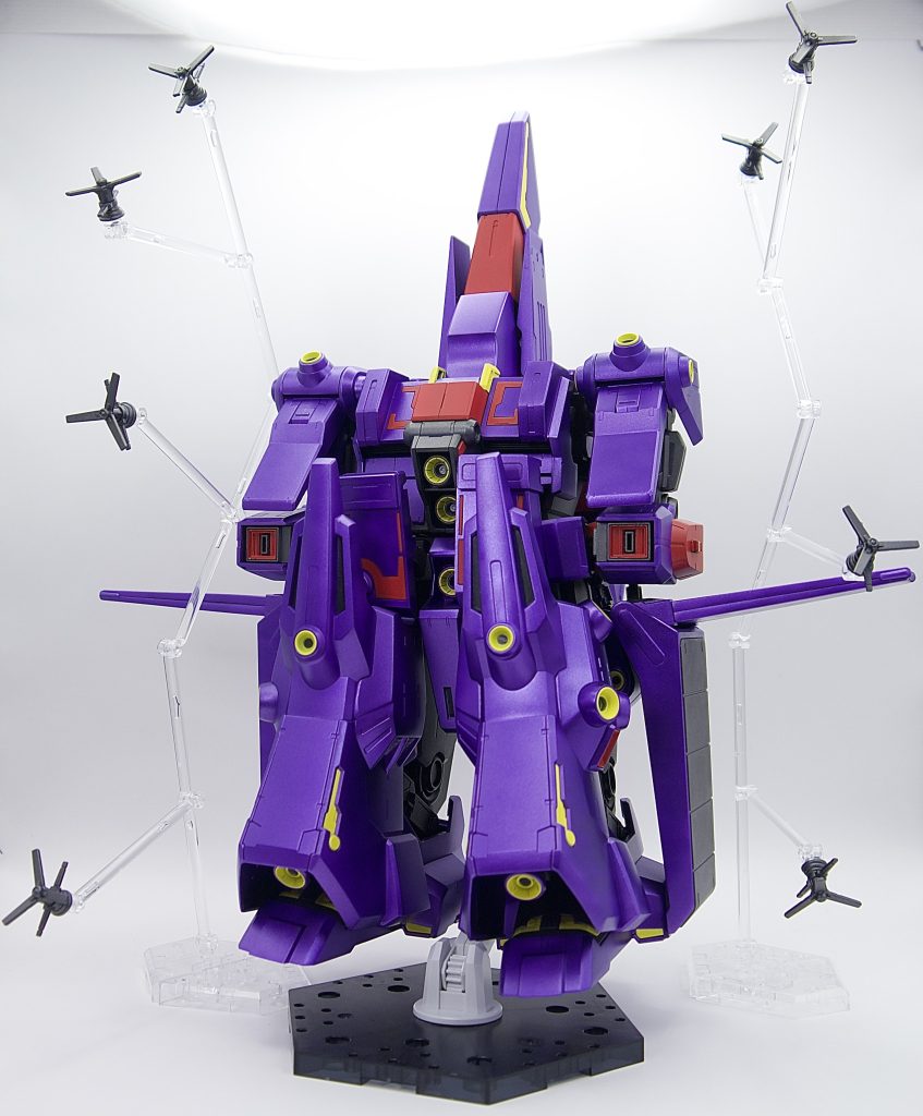 リクレクタービット展開。ビームエフェクトで腕からサーベル出したり腕単体で飾れたりと色々ギミック盛り沢山なキット