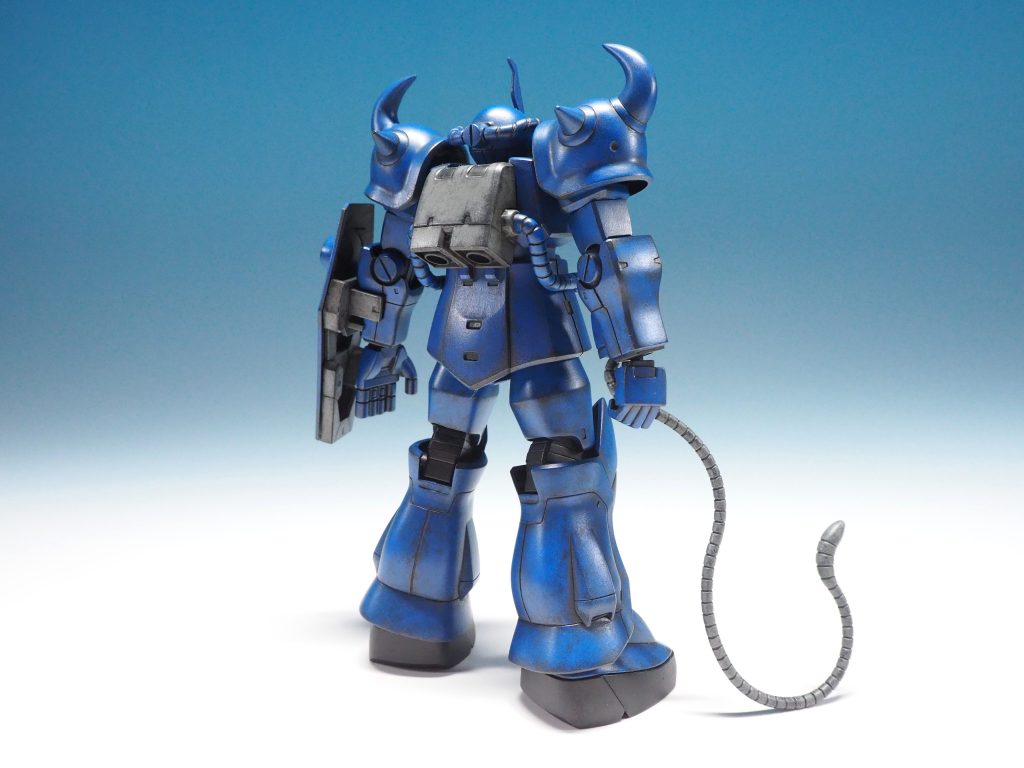 リア塗装は黒色サーフェイサーを下地に水性塗料を筆で重ね塗りして仕上げました詳しい内容は動画にて解説しています