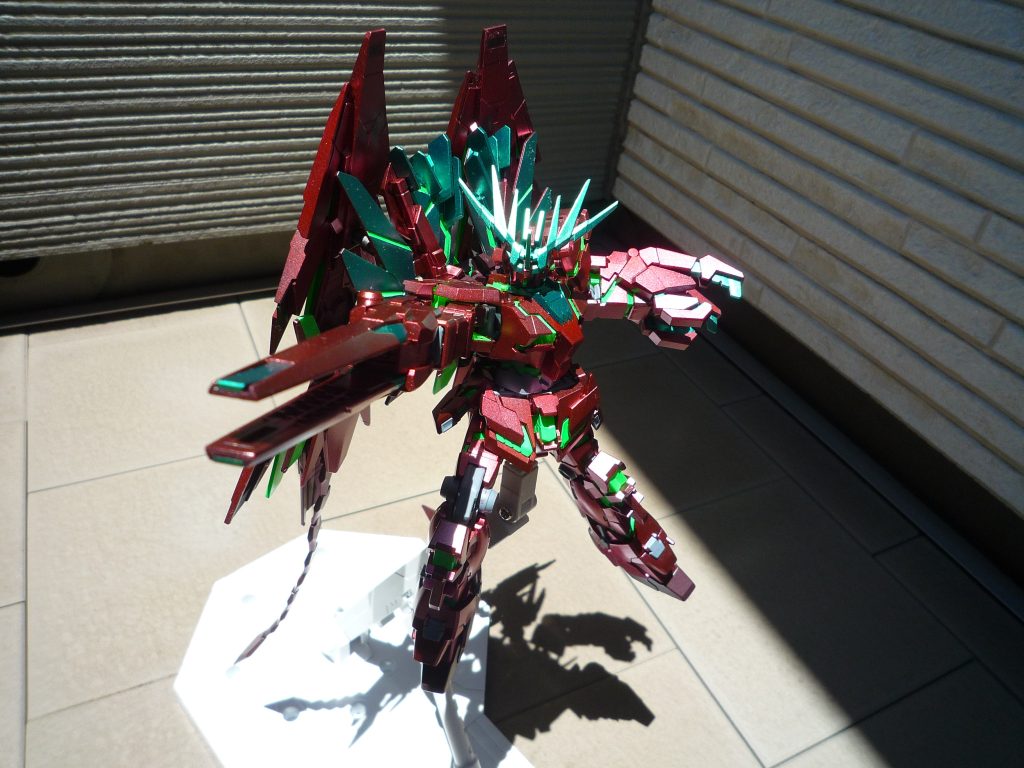 アームド・アーマーBS展開アームド・アーマーVN格納も塗装しましたが、左手首のパーツが取れなくなっちゃったので断念・・・