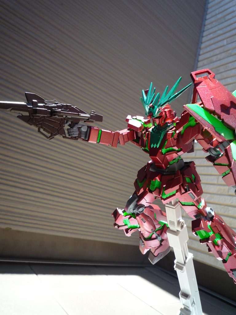 ノーマルバンシィも作れるようにしましたメタリック塗装はなかなか思った通りのメタリック感が出なくて難しいですが楽しいですねまた別の作品でメタリック塗装はチャレンジしてみたいです最後までご覧いただきありがとうございました