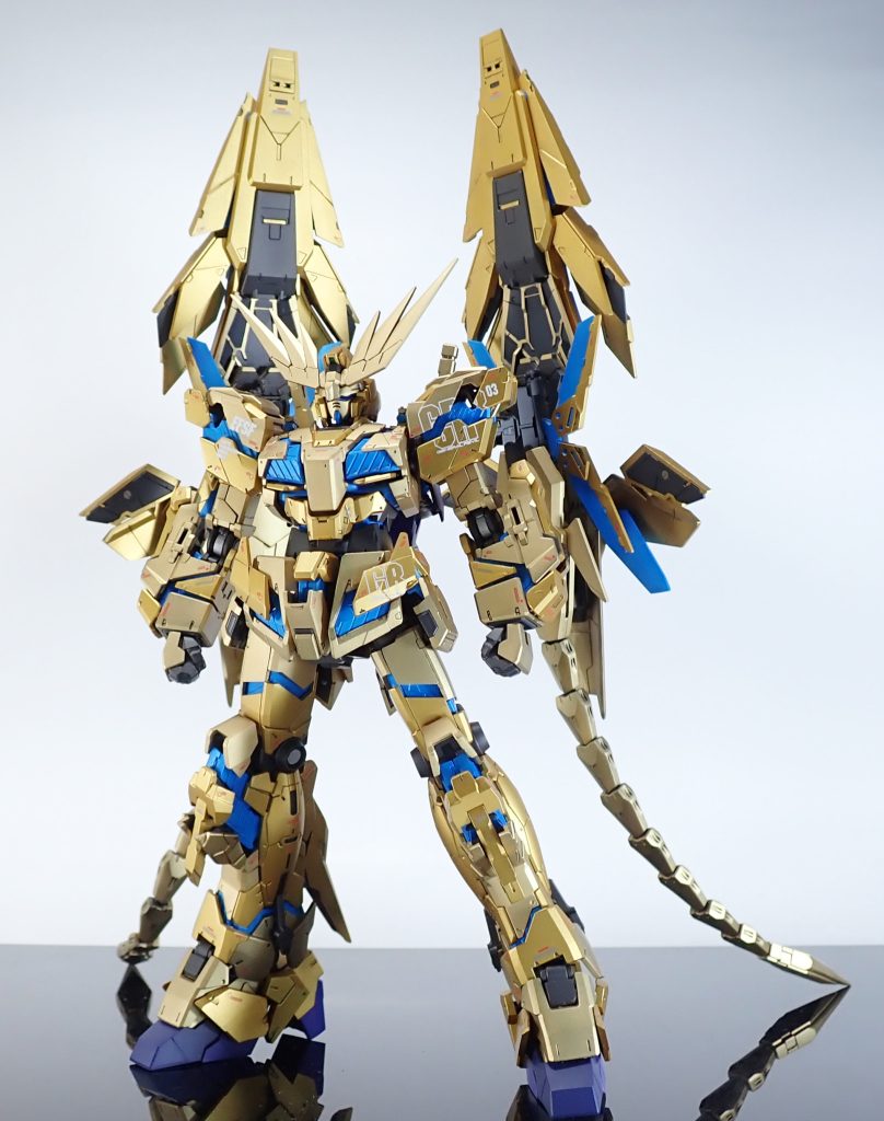 改修としては、デストロイモード・ユニコーンモードのアンテナをプラ板で製作。その他、首を0.5mm延長しました。