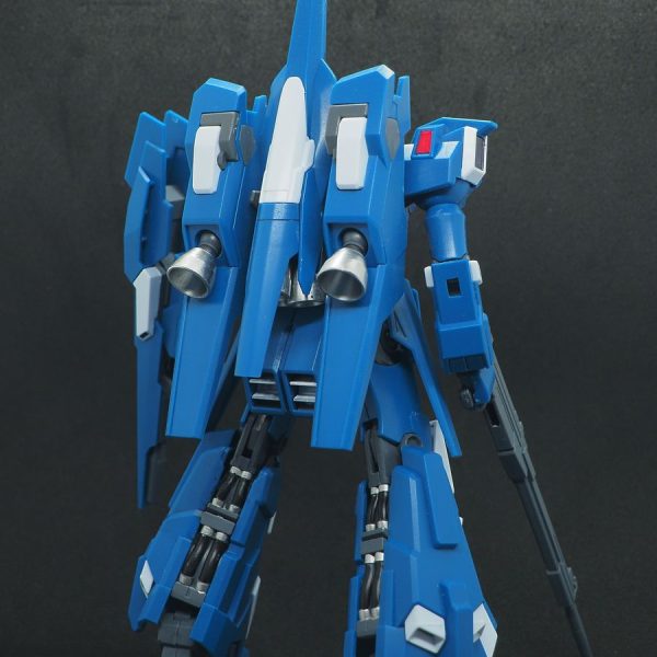 何時もなら日曜日には完成していたのですが、組み立てで1週間過ぎてしまいました(gundam-kao5)今日やっとリゼルの組み立てが終わりましたが、デカールや細部塗装などはまだです(gundam-kao5)（2枚目）