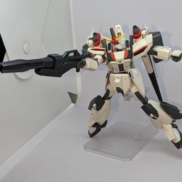 VF-25 メサイアセイバーガンダム