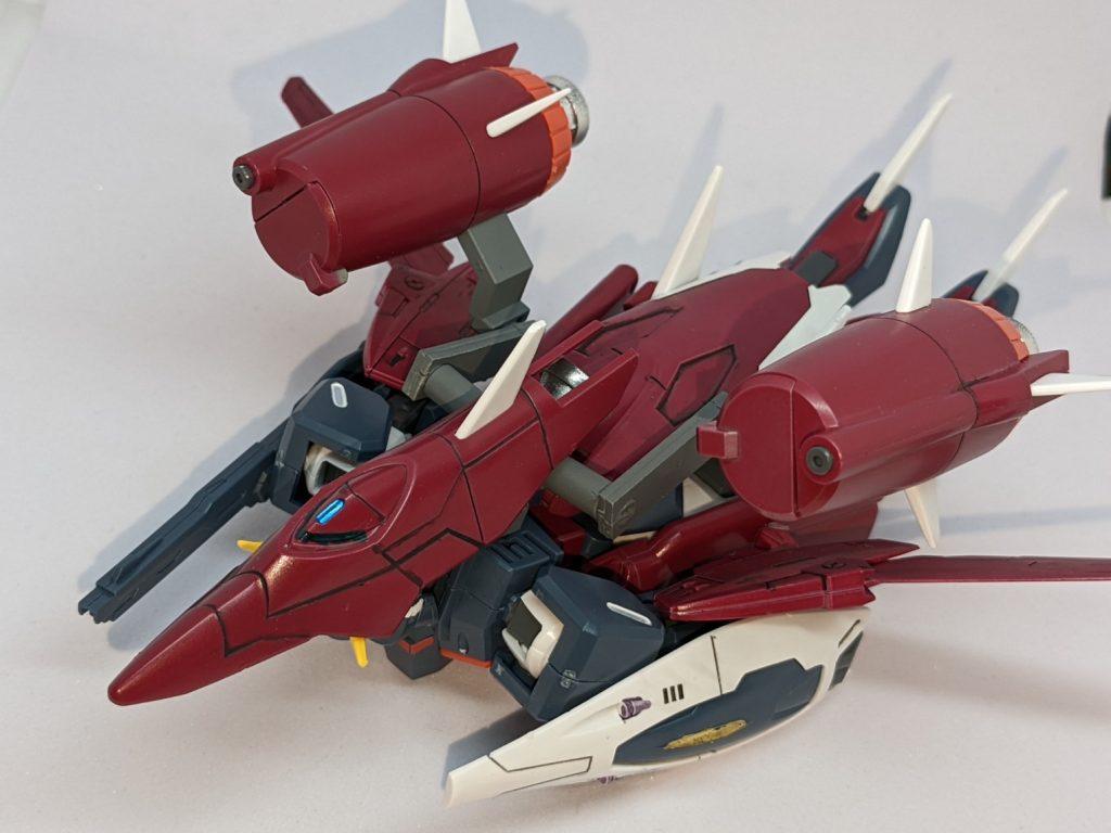 ファイター……戦闘機形態です。大気圏内での飛行を可能とした形態です。ビームライフルはネオジム磁石でくつけています。