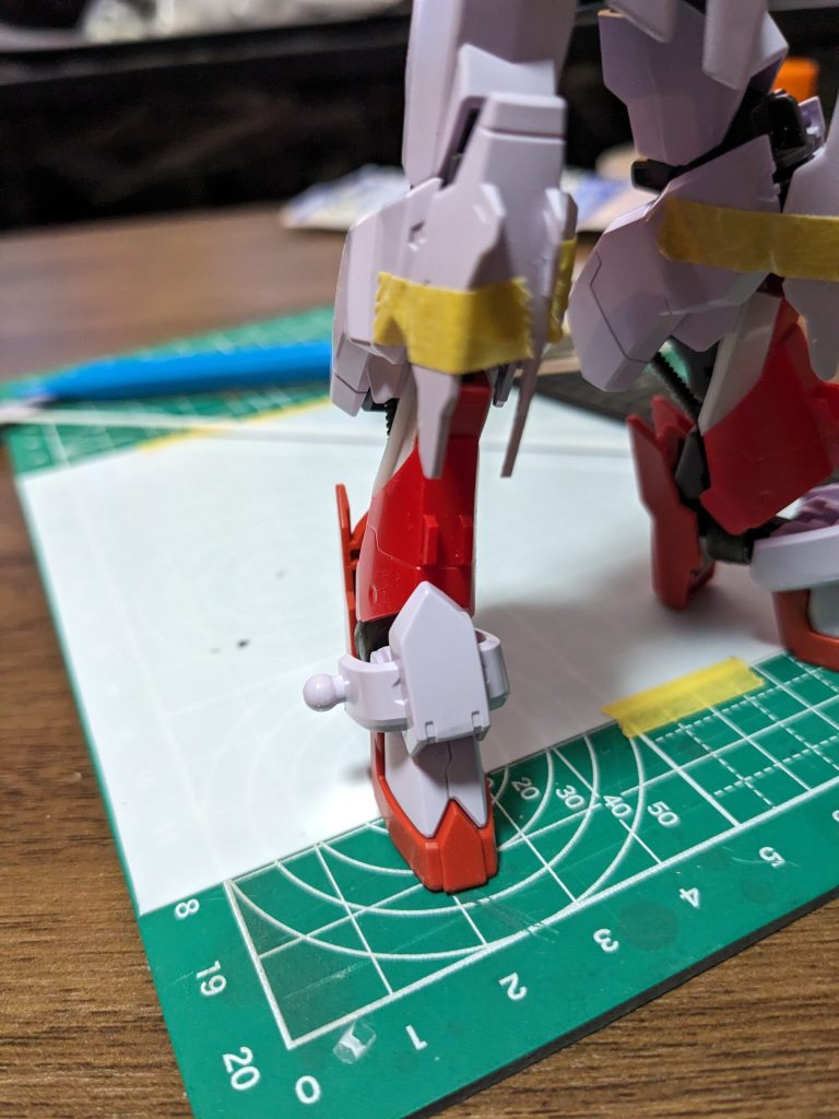 改造開始地点、いつも脚から改造を始めます。(そして大体エネルギーの大部分を消費するので腕の改造が御座なりになる...)