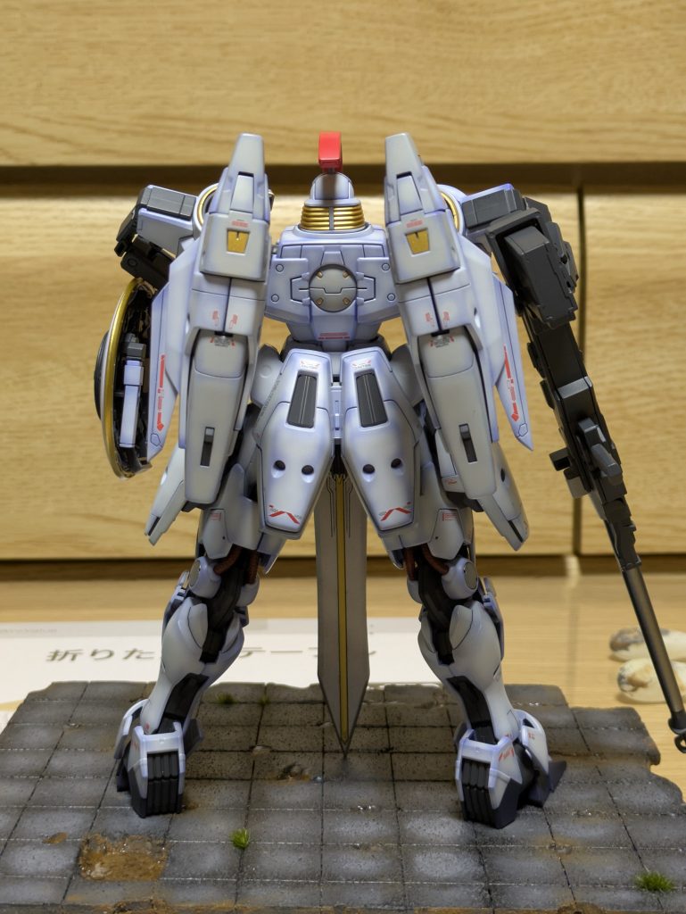 盾にはアーティファクト版パラスアテネの盾を接着してます