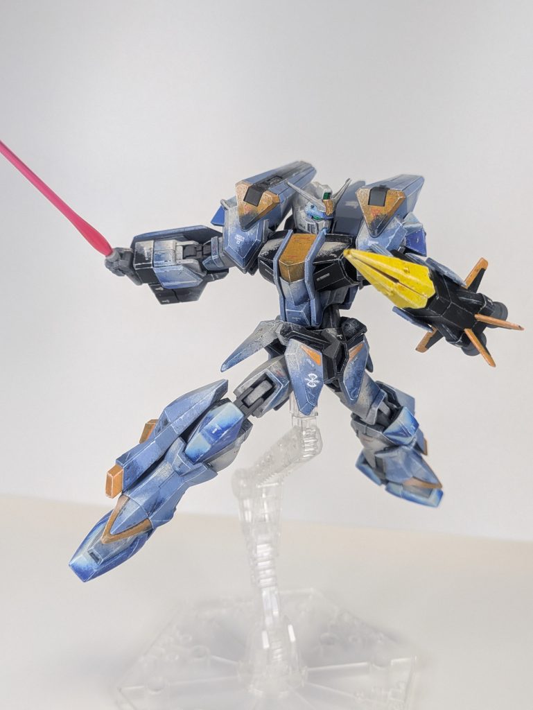 実体兵器が多い機体なので、ブラックナイツの面々とも戦って欲しかったものです