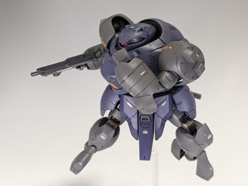 この図体だと体当たりだけでもなかなか効きそう。かなり昔に買っていたものを全塗装作品として完成させました。ランドマン・ロディのパーツも持ってるんですけど、合わせ目がすごいのでまた気が向いたら(笑)