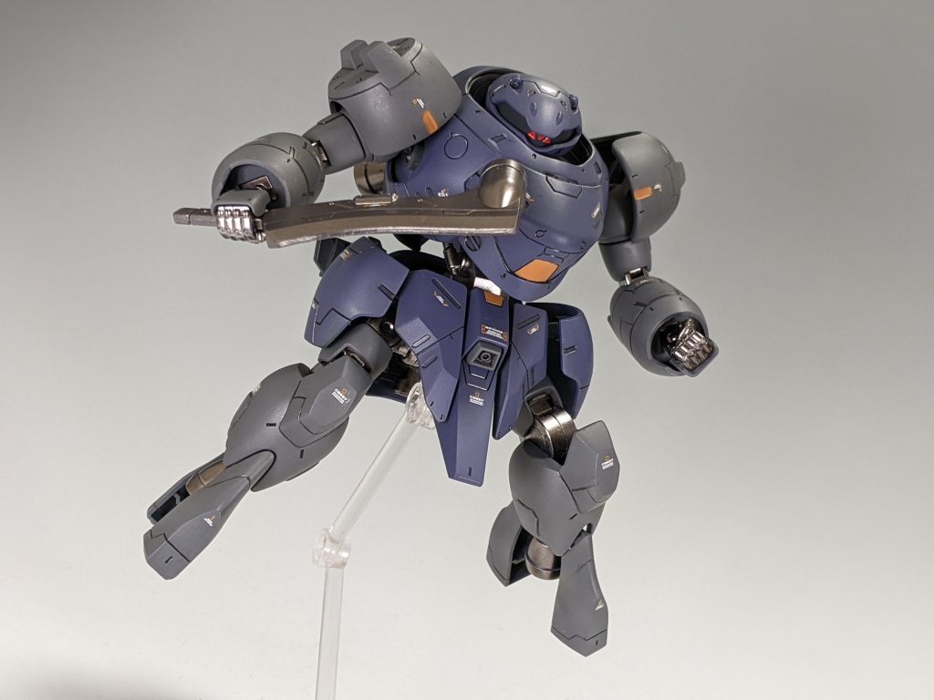 マチェット?は塗り分けるパーツだそうですが気にせず全面ガンメタル。