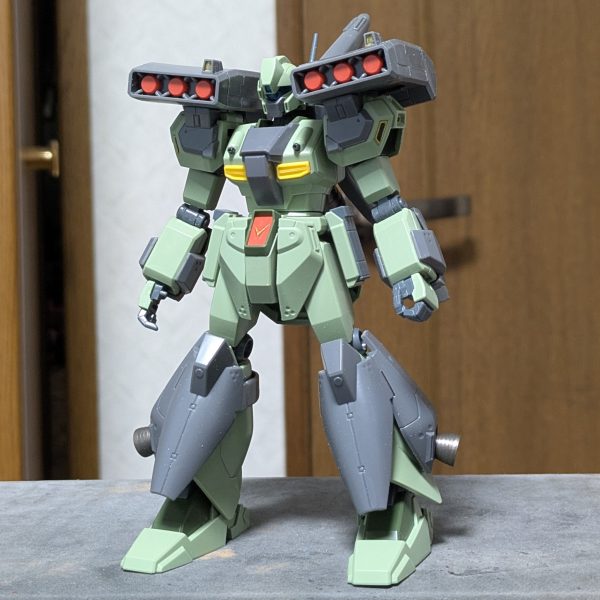 HGUC スタークジェガン製作中!!機体組立完了!!明日からは細部塗装や武器類製作へ。本隊の黄色塗装はそのままで増加装甲の黄色塗装はメタル系に変える予定。この機体のパイロットは設定ではジークアクスでサイコガンダムに乗っていた