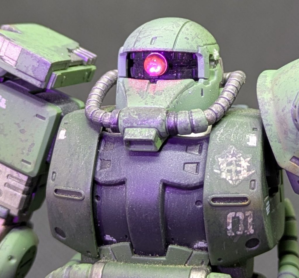 バストショット✨️ ちょいとわかりにくいかもですが モノアイ周辺にピンクの鉛筆で 光の反射を描きこんでみました😊