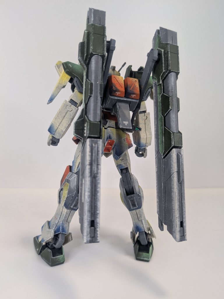 デッカイ砲を2本背負っている姿は、まさに漢の背中