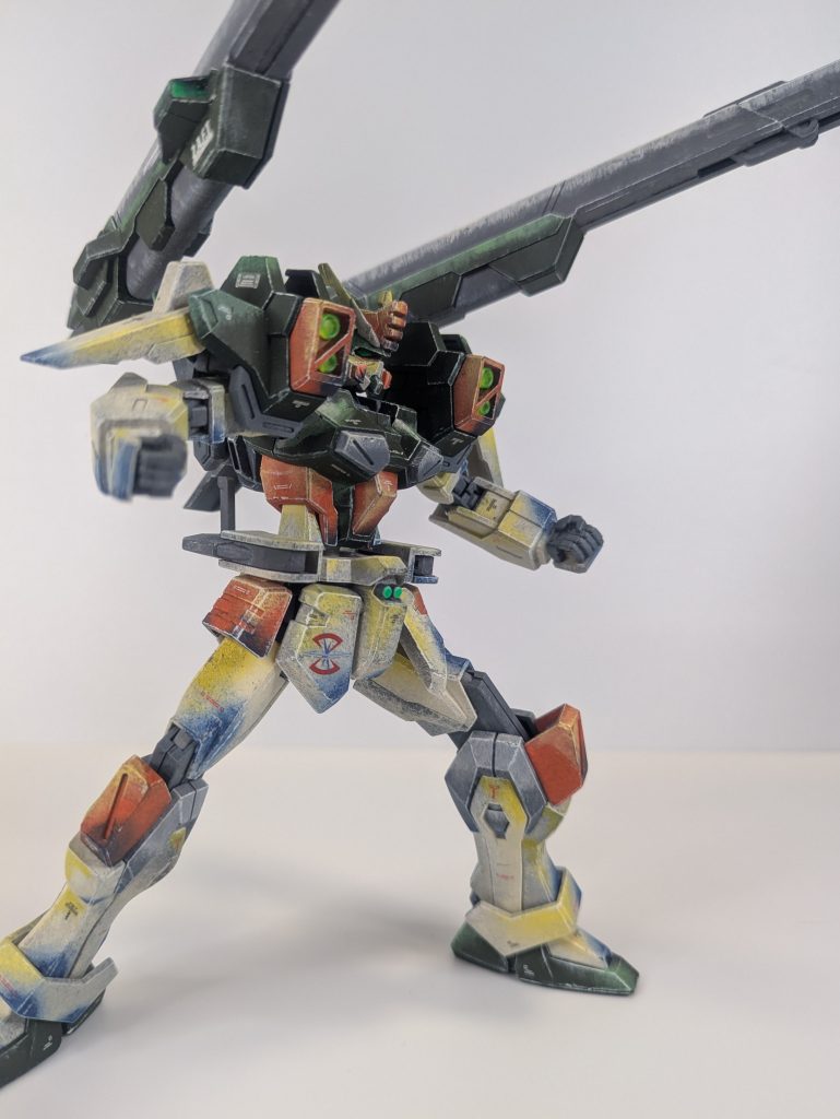 ガンキャノンと同じく強力な砲を背負っているのですが、迫力が段違いです