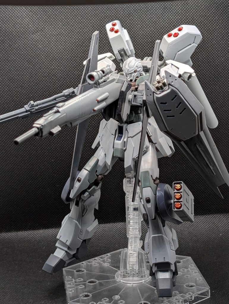 百式のメガバズーカランチャーを意識してます。バインダーも百式のパーツです