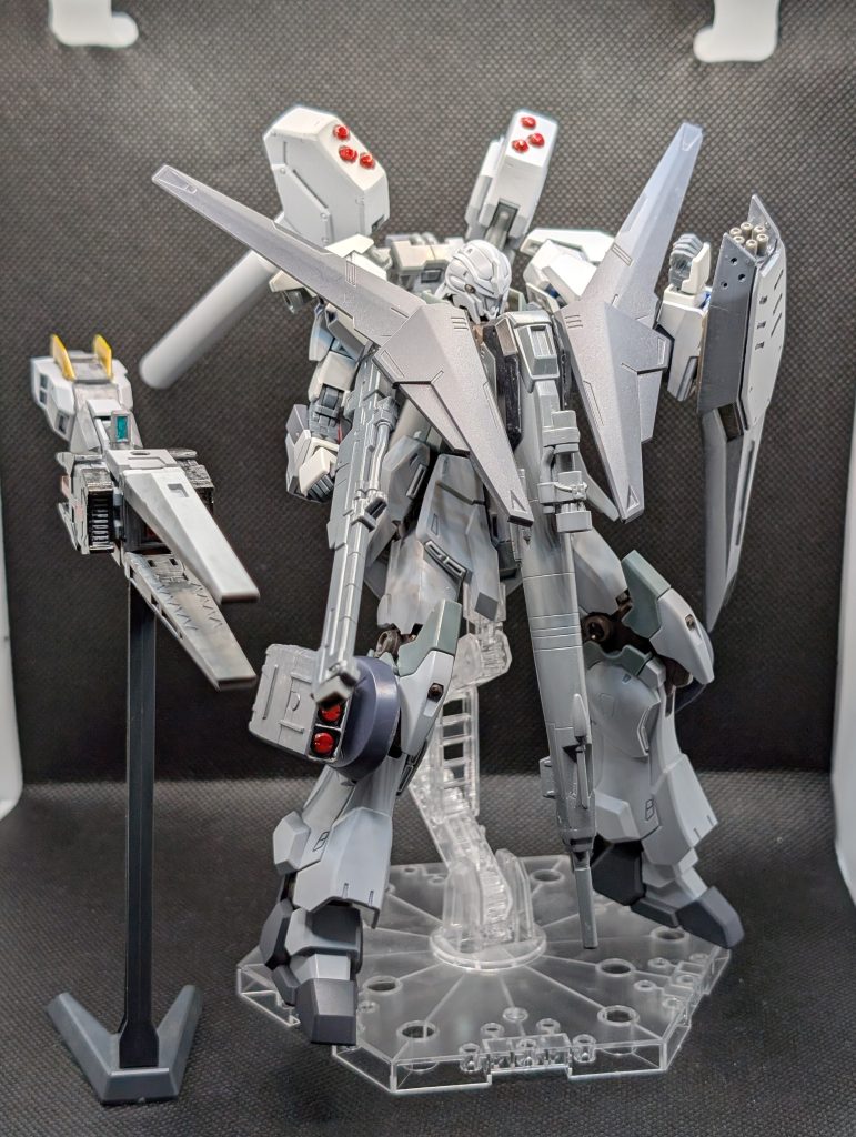 バインダーを動かせばフルアーマー百式改のリフレクターパネルみたいにできます