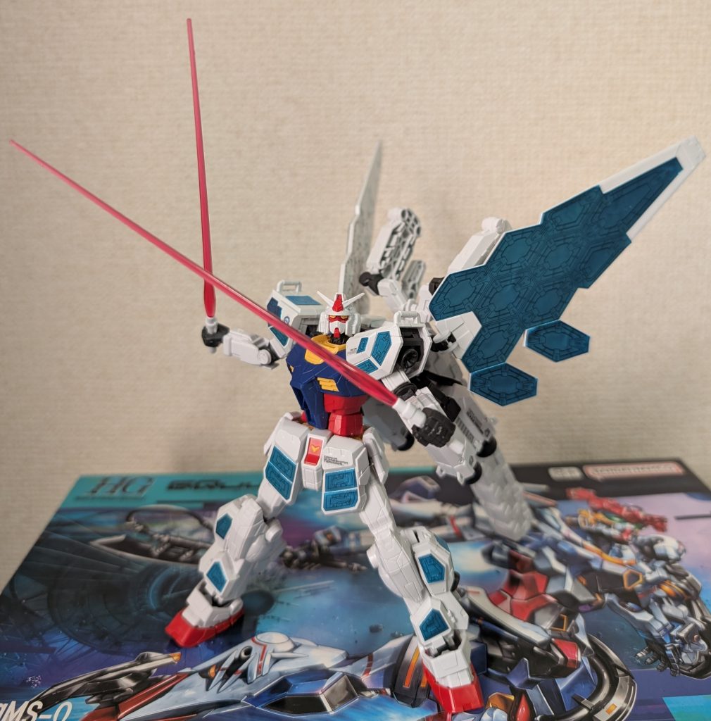 ビームサーベル二刀流ちなみに、クリア刀身はキットに含まれて無かったので(もう使わなくなった)デミバーディングの物を流用してます。