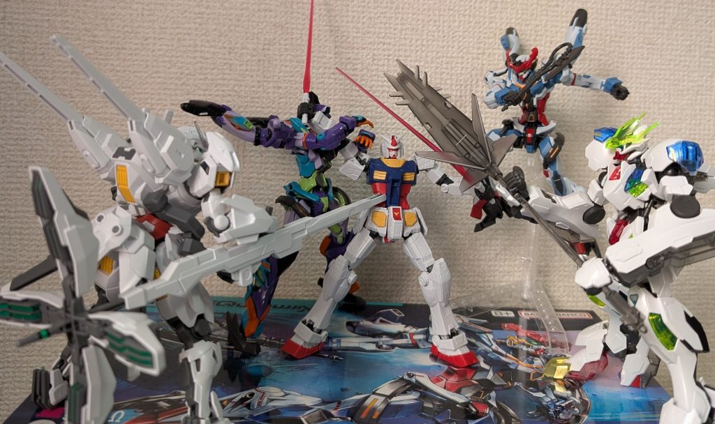 4対1による激闘の末、グラスフェザーも失い、逆に追い詰められる初代。ニャアン、三日月、スレッタ「今よ(だ)(です)、マチュ(さん)!!!!!!」マチュ「うぉぉぉぉぉぉっ!!!!!!」見事、ラスボス(初代)を撃破。