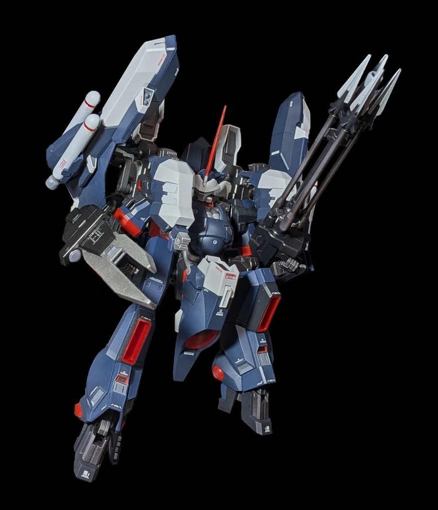 マルチアームユニット撤廃の影響で、腕まわりがさらに動かしにくくなっているのはご愛敬