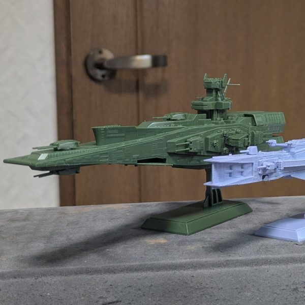 1/1700 マゼラン級戦艦組立完了!!今作ってるファイアフライを完成させたら下地塗装へ。こうして見るとマゼラン意外とデカくてちょっと変わったデザイン。