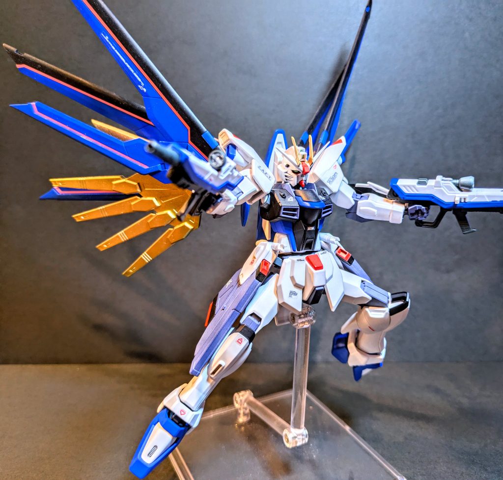 ライフルはＲＧから持ってきました。分割、ディテールが細かくていいですね。