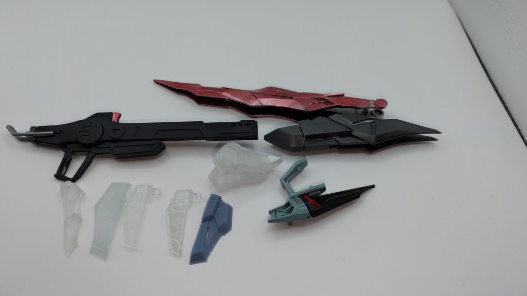 3Dプリンターで自作したパーツ等。他にも二の腕や、フレーム延長用に色々作ってました。レールガンは最初はゲルググメナースのレールガン参考にしてましたが、サイズ感とか、形状がメタルロボット魂のモノのが良さ気だったのでそっちを参考にしました。