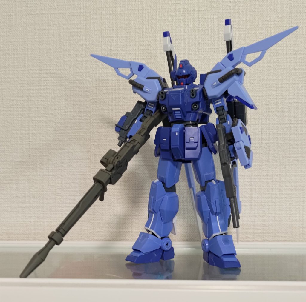 製作工程として、塗装開始前の1枚です。最初に肩アーマー交換したとき、これ成形色でイケるやん！って思ったんですが、いろいろ改造したら色が足りなくなったので結局全部塗っちゃいました。フェス期間には間に合ったのでセーフ。以上、ご覧いただきありがとうございました。