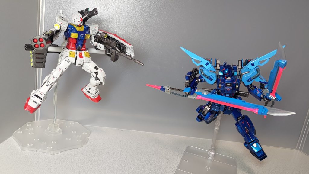 最後に最優先ターゲットであろう方と1枚。武器セットからミサイルランチャーが追加されました。果たして一年戦争のエースに勝てるのか！？　クルスト博士の妄念がニュータイプ(とコーディネイター)を駆逐すると信じて・・・！(※このあと負けます)