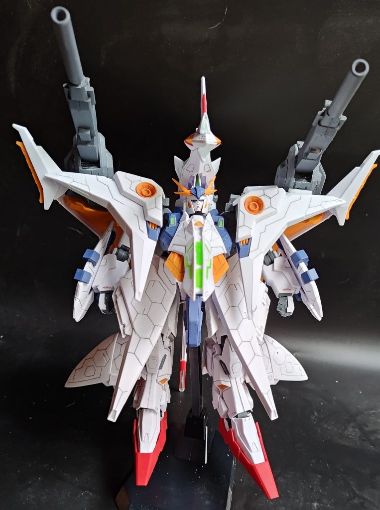 両肩は拡散メガ粒子砲