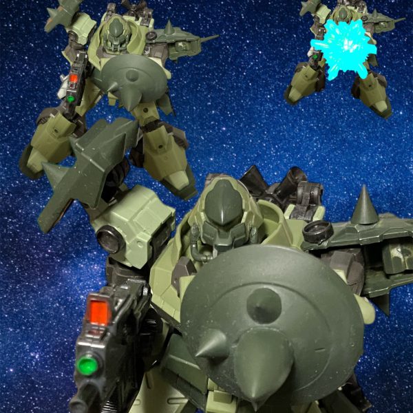 が、ガンダムか？・・・Mk-2かwポンコツがっ^_^その瞬間、後方の僚機が吹き飛ぶ。な、なんだ？その間にすれ違うと、また僚機が真っ二つ^_^は、早い。たかがMk-2ごときに！？グワァー^_^ガンダムから排出されたファンネルが残機を潰す。・・・・これでも新造なんだ。Mk-2は伊達じゃない‼️（3枚目）